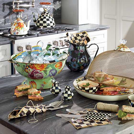 Flower Market Pitcher - Black